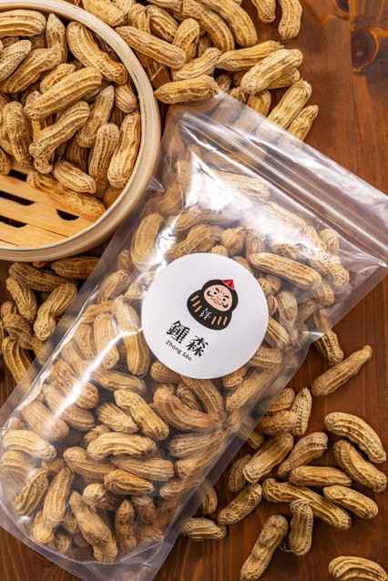 冷凍蒸氣花生<br />退冰後即可食用<br />花生以高壓鍋爐蒸氣蒸熟<br />完整保留花生鮮甜原味 鬆軟綿密