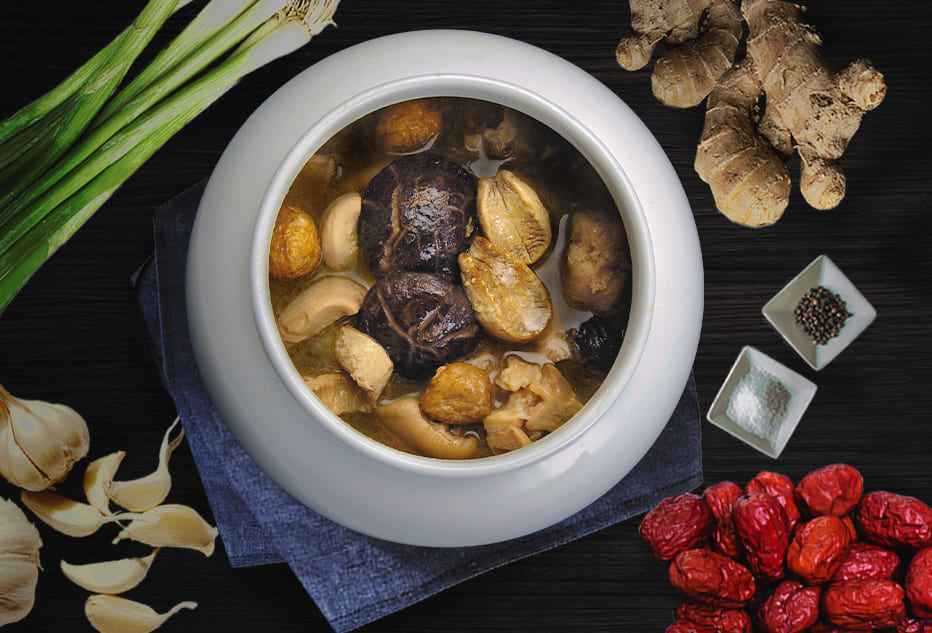 📍圍爐團圓經典必備開運年菜<br />📍嚴選鮑魚、珠貝、魷魚、豬腳、芋頭等多種食材<br />📍遵循古法慢火燉煮，釋放甘甜底蘊<br />📍湯鮮味美，用料豐富，真材實料的頂級佳餚<br />📍年節團圓聚餐送禮首選