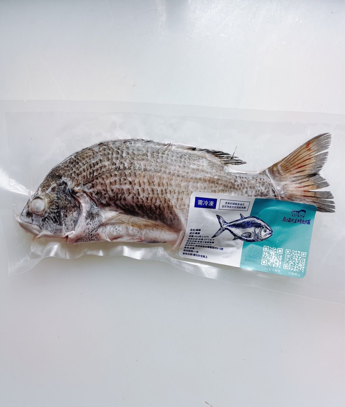 引入海水養殖2-3年才能成魚的黑鯛，肉質鮮美，細緻且富有彈性，無細刺。我們的黑鯛已經過三去處理，食用與料理都非常方便！