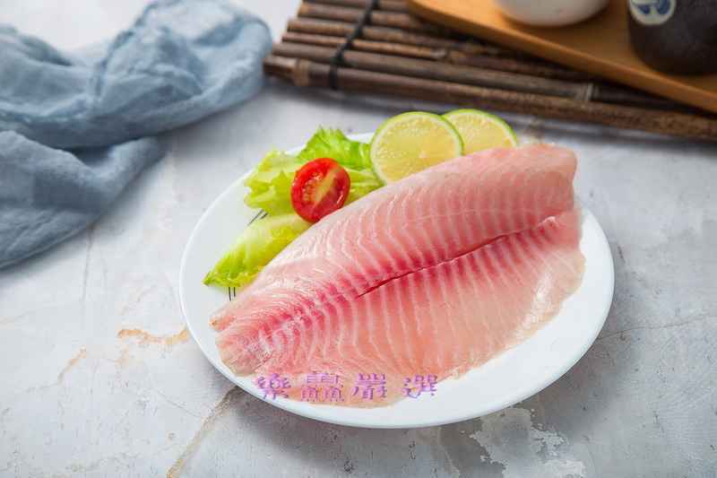 台灣鮮嫩嚴選鯛魚腹片，老饕喜愛、烹煮方便，是餐桌上十分親民的國民料理，肉質細嫩、低脂低負擔、Q彈甜美、營養價值高，且去刺食用更為方便，事先處理讓你料理時更省工，可燉粥、可油煎，料理多變，適合全家享用的健康食材。