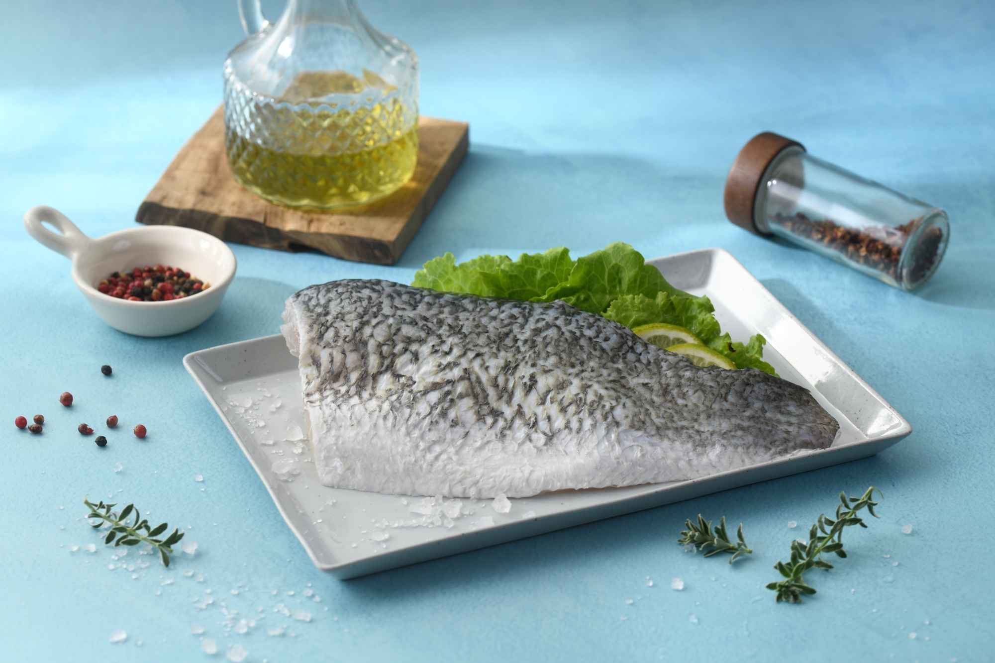 1、肉質細緻鮮甜:白肉魚,肉質緊實、低脂肪,油脂分布均勻,入口鮮嫩。
<br />2、營養豐富:富含優質蛋白質、Omega-3脂肪酸及鈣質,適合各種年齡層食用。
<br />3、養殖穩定:台灣養殖技術成熟,全年供貨穩定,品質安全有保障。