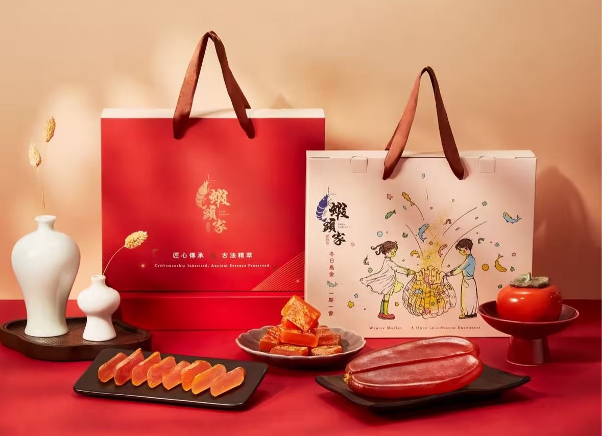 🧊 雪藏烏金餅｜鹹甜交織的極致創作<br /> ˙傳統工法融合創新手作<br />延續古法日曬熟成烏魚子的香氣，搭配職人手作雪Q餅工藝。以低溫烘焙融合奶香，鹹香與甘潤在口中層層堆疊，創造全新味覺體驗。<br /><br /> ˙香濃不膩・鹹甜平衡<br />嚴選厚切烏魚子碎片入餅，鹹香濃郁、奶韻滑順。咀嚼間釋放出迷人海味與香氣，鹹中帶甜、甜中回甘，讓人一口接一口停不下來。<br /><br />˙無添加保留原味<br />全程無防腐劑、無人工香料、無色素。以最自然的方式呈現烏魚子與雪Q餅的完美融合，安心享受無負擔。<br /><br />˙精緻包裝・送禮自用皆宜<br />提供單片獨立包裝與禮盒款式，不論節慶送禮或日常解饞，都是最具話題與誠意的職人點心。