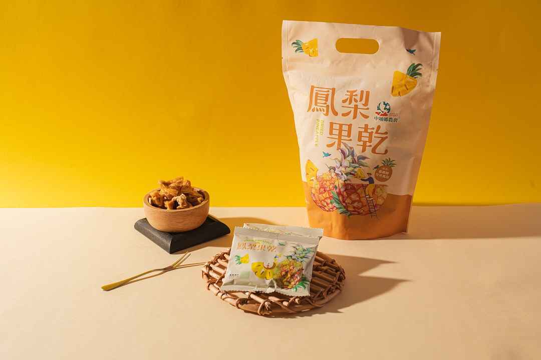 嚴選嘉義縣在地鳳梨製成果乾，濃郁的鳳梨香氣與酸甜的風味交織，邀您一同品嚐這款天然的好味道!