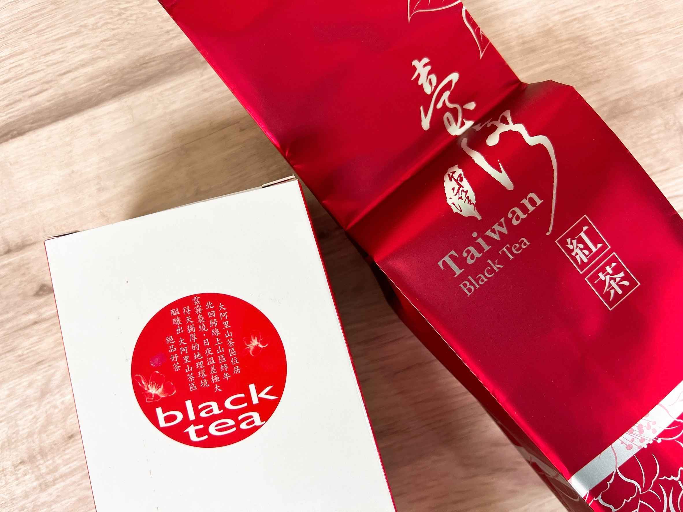 茶質醇厚、湯色紅透，入喉甘甜不澀；研究顯示，一杯紅茶富含六顆蘋果的抗氧成分，全發酵的獨特濃烈風味，廣受大眾喜愛！